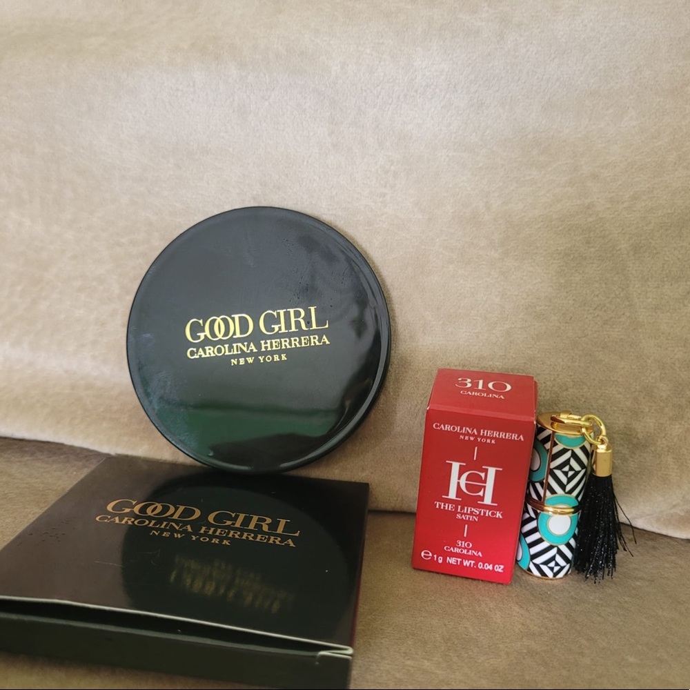 Carolina herrera 2 pics set - Picture 4 of 7